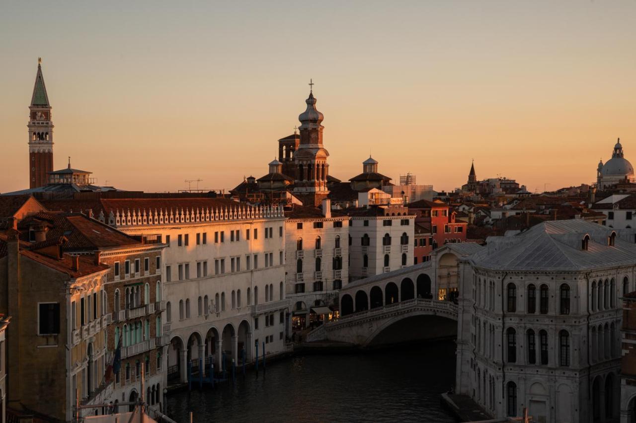 Suite Balcony Grand Canal Rialto Bridge view